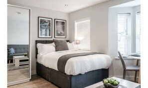 Egyptian cotton sheets, premium bedding, soundproofing - Tailored Stays - Victoria Road (Cambridge)
