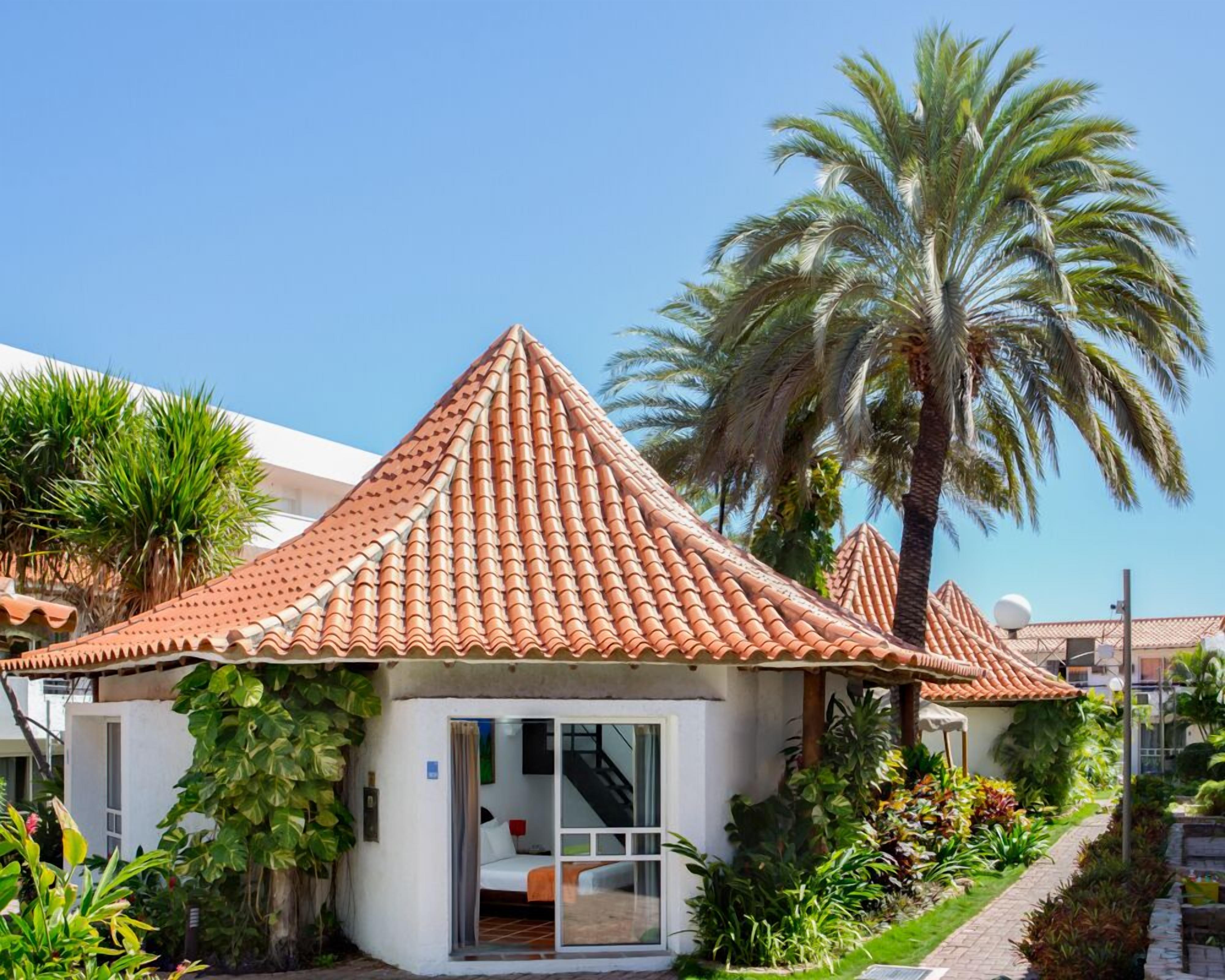 Minibar, in-room safe, desk, free WiFi