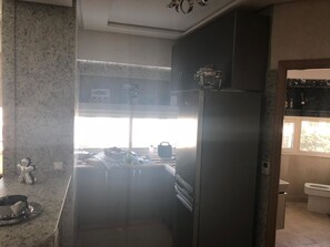 Studio, 1 Double Bed | Private kitchen