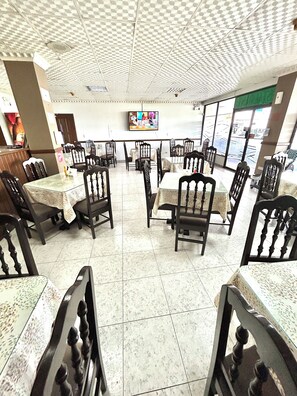 Breakfast, lunch and dinner served - Hotel Madrid Chiriqui (David)