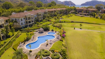 Apartamento, varias camas (Los Suenos Resort Del Mar 3N) | Piscina | Una piscina al aire libre