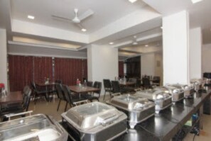 Daily local cuisine breakfast (INR 300 per person)