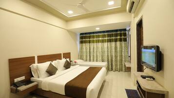 1 bedroom, in-room safe, desk, free WiFi