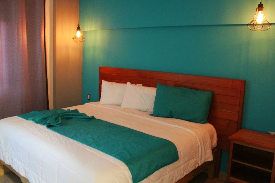 Standard Double Room, 1 King Bed, Accessible, Non Smoking | Desk, blackout drapes, bed sheets