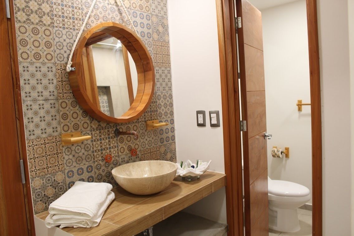 shower, free toiletries, towels