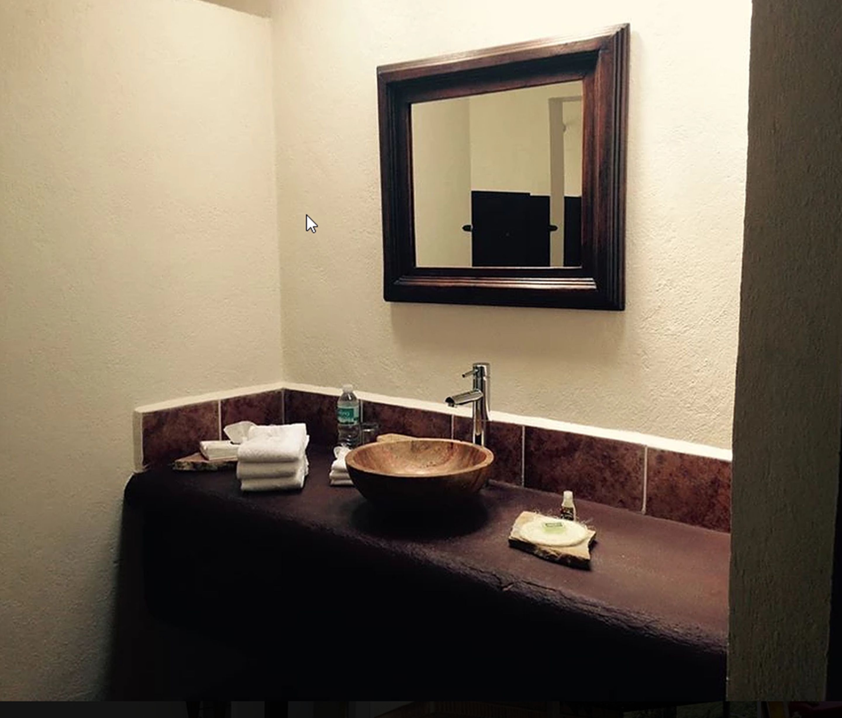 luxury double room, 1 king bed, non smoking | bathroom sink