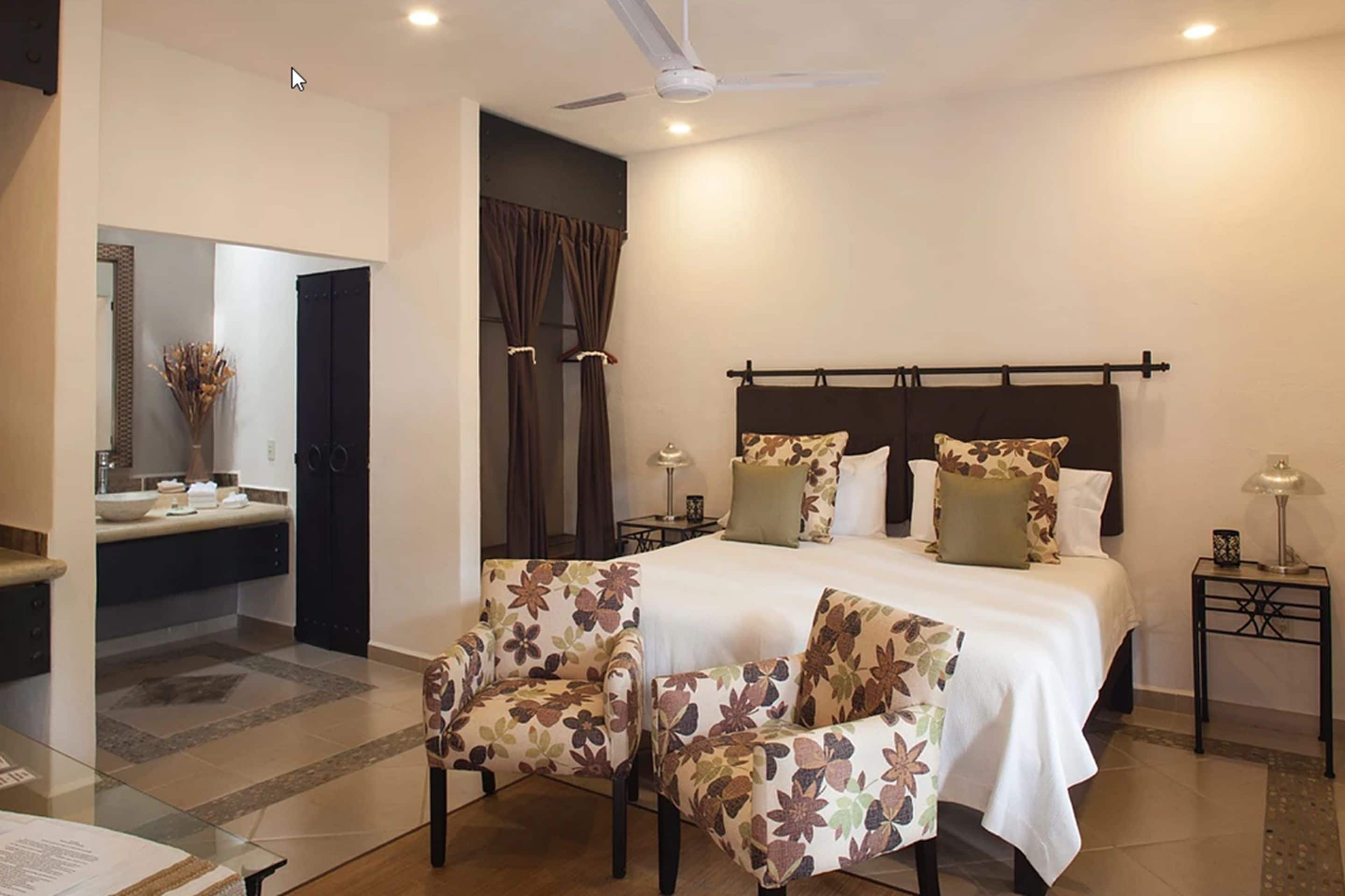 luxury double room, 1 king bed, non smoking | premium bedding, blackout curtains, free wifi, bed sheets