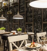 2 ristoranti, aperti a colazione, a pranzo e a cena, cucina mediterranea