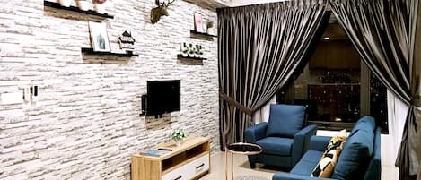 Apartment, 2 Bedrooms, Non Smoking | Living room | LED TV