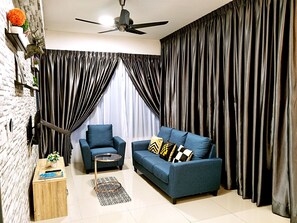 Living room - 10Pax Nordic Suite at George Town Penang (George Town)