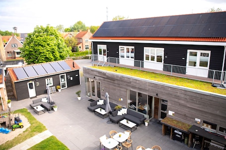 Terrace/patio. De Vlindertuin Ameland