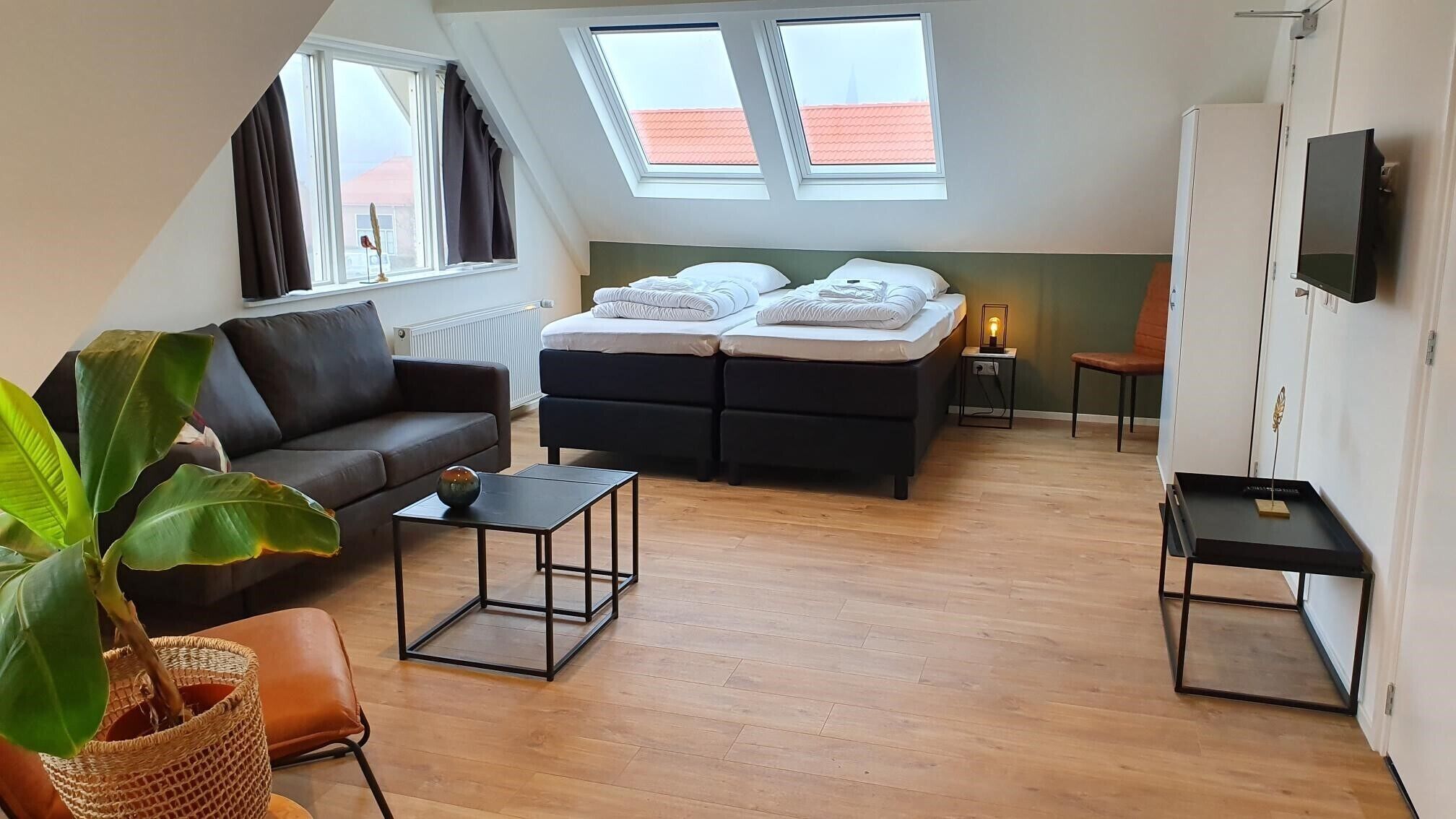 Studio ( Bont Zandoogje ) | In-room safe, iron/ironing board, cribs/infant beds, free WiFi