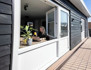 Appartement ( Iepenpage ) | In-room safe, iron/ironing board, free WiFi, bed sheets - De Vlindertuin Ameland (Nes)