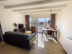 Flat-screen TV - De Vlindertuin Ameland (Nes)