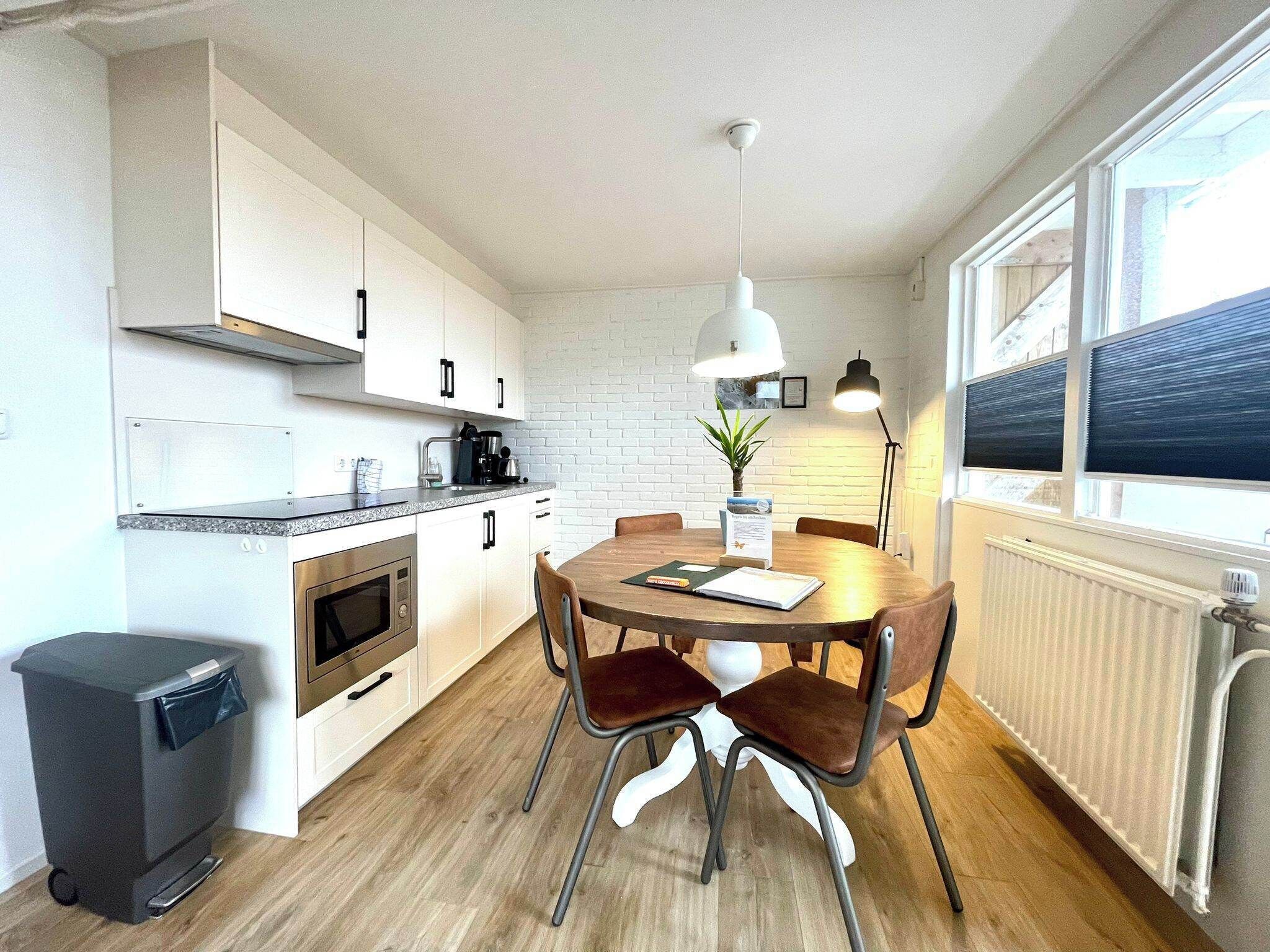 Apartment, Balcony (Dagpauwoog) | Private kitchen | Full-size fridge, microwave, stovetop, espresso maker