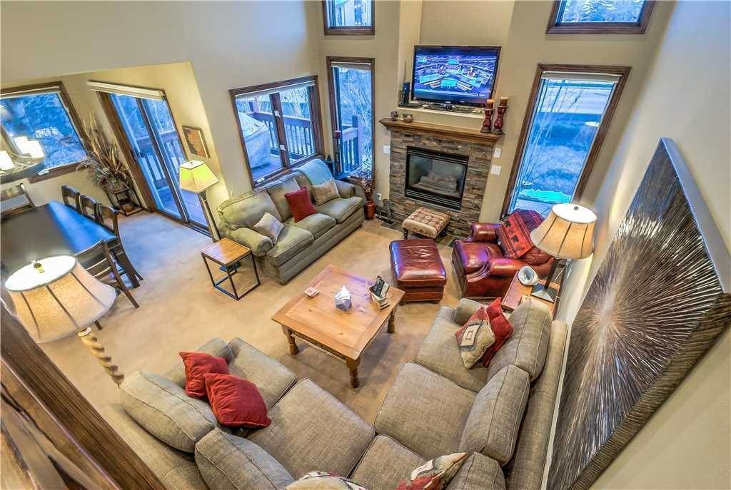 Exclusive Townhome, 4 Bedrooms, Non Smoking | Living room | Flat-screen TV