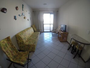 Apartment, Multiple Beds, Non Smoking | Living room