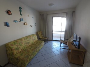 Apartamento, varias camas, no fumadores | Sala de estar | Una televisión LCD