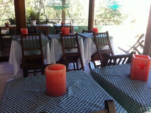 Free daily buffet breakfast - Pousada Saint Germain Buzios (Búzios)