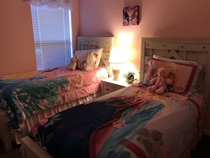 Ferienhaus, 4 Schlafzimmer | 4 Schlafzimmer, Reisekinderbett, kostenloses WLAN, Bettwäsche