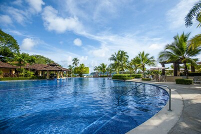 Los Suenos Resort Bay Residence 8C