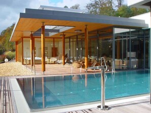 Indoor pool, outdoor pool, pool loungers - La Clairiere Bio & Spahotel (La Petite-Pierre)