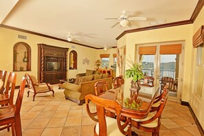 คอนโด, หลายเตียง (Los Suenos Resort Marbella 2A) | ห้องอาหารเช้า | อาหารเช้าปรุงตามสั่งทุกวัน (คิดค่าบริการ)