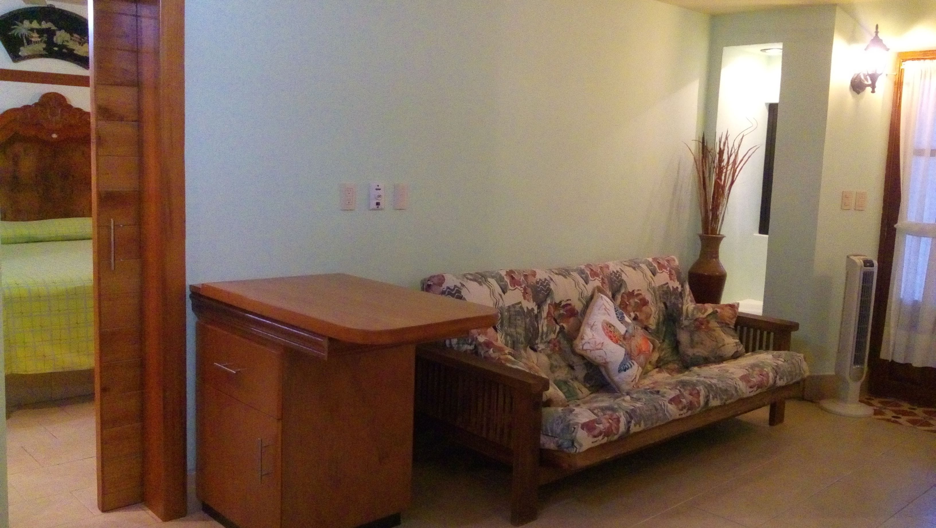 standard suite, 1 king bed with sofa bed, kitchen, courtyard view | extra beds