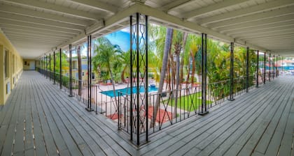 Key Largo Inn