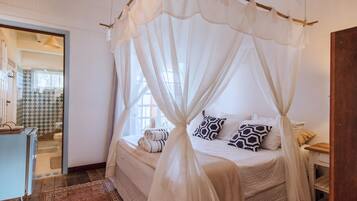 Superior Suite, 1 Queen Bed, Sea View | Minibar, in-room safe, free WiFi, bed sheets