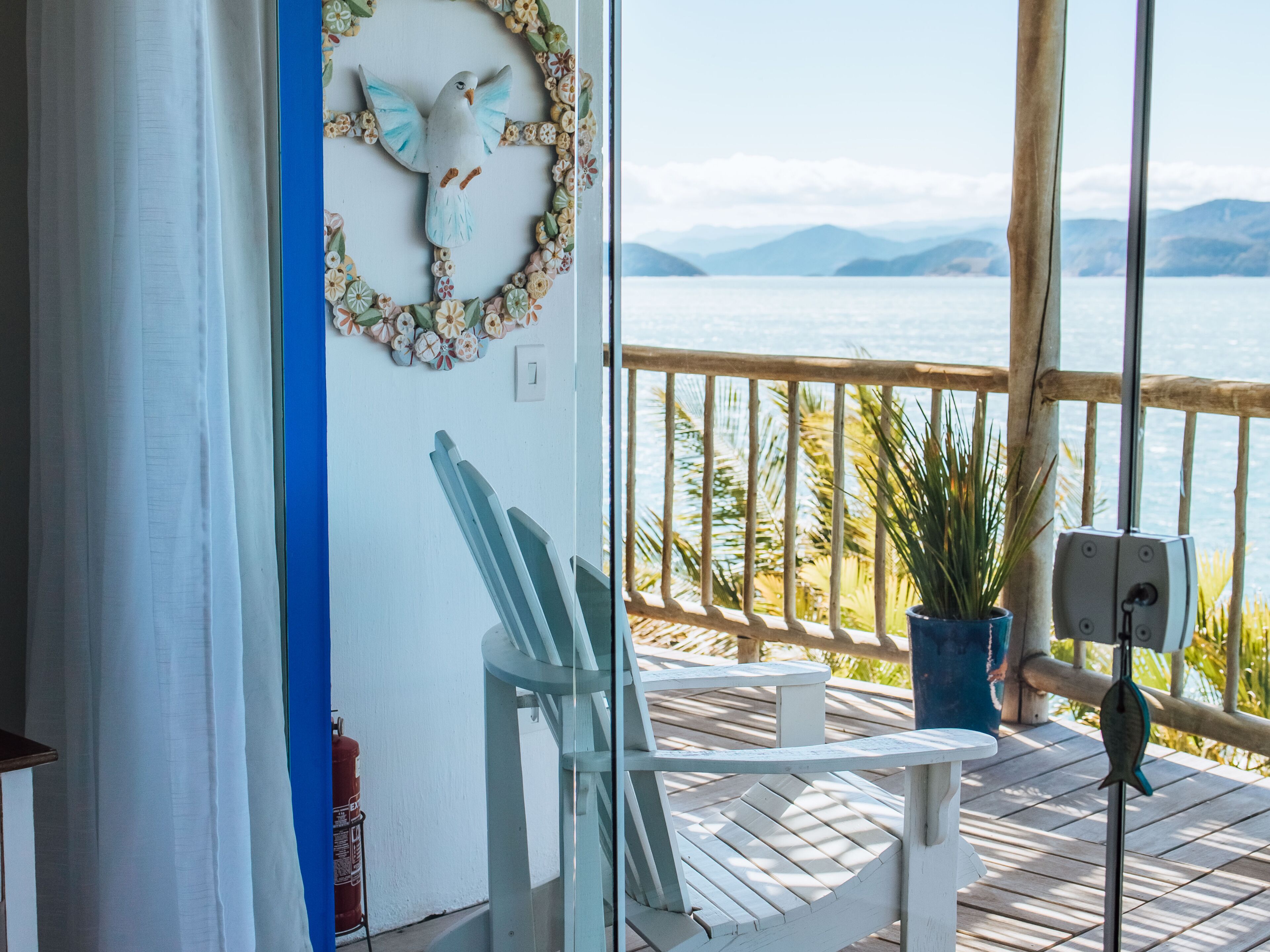 Deluxe Suite, 1 Queen Bed, Sea View | Minibar, in-room safe, free WiFi, bed sheets