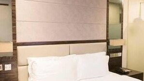 Unclassified image, 3 of 7, button - Lavande Hotels (Hangzhou)
