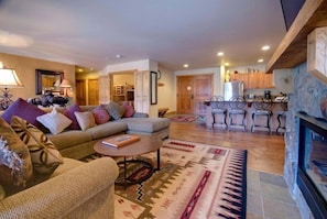 Condo (300_River_Run) | Exterior