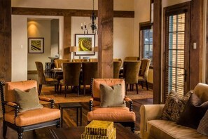 Platt-tv och eldstad