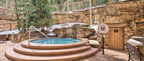 Condo (3057_The_Timbers) | Exterior