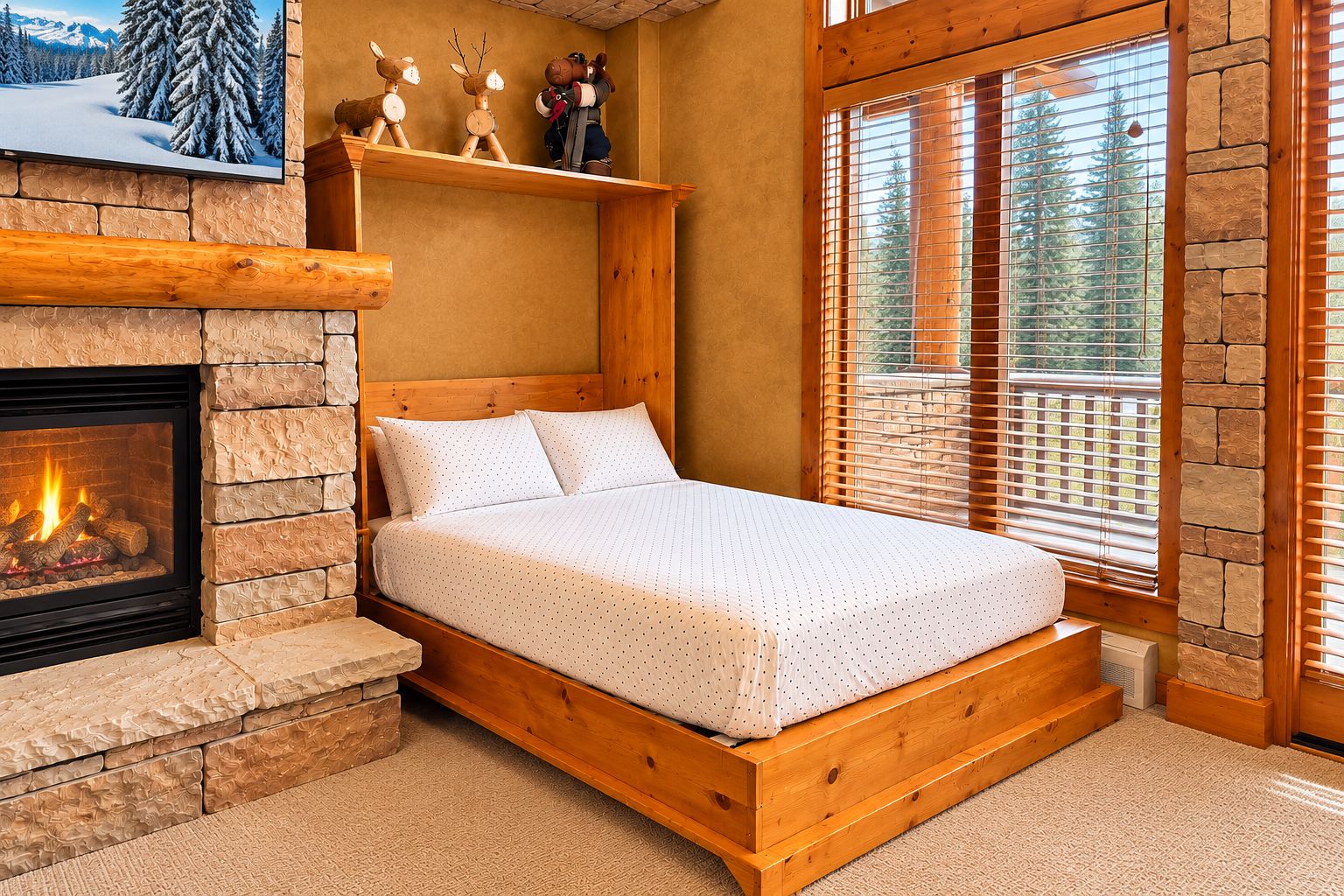 Une chambre confortable avec un lit en bois, une cheminée et une fenêtre équipée de stores.