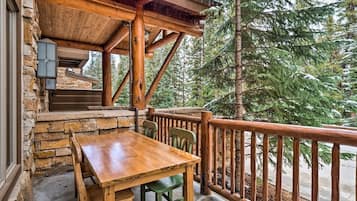 Condo (3057_The_Timbers) | Exterior