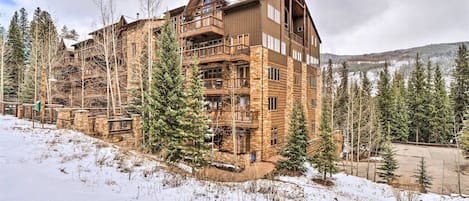 Condo (3057_The_Timbers) | Exterior