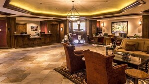 Kondominium (Aspen_Hyatt_Grand_3bed) | Ruang duduk lobi