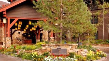 Condo (Aspen_Ritz_Carlton_2bed) | Exterior