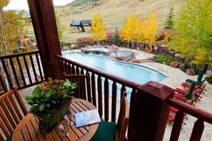 公寓式客房 (Aspen_Ritz_Carlton_2bed) | 泳池 | 室外游泳池，恒温泳池