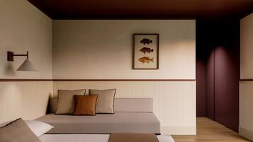 Triple Room | In-room safe, desk, free cribs/infant beds, free WiFi