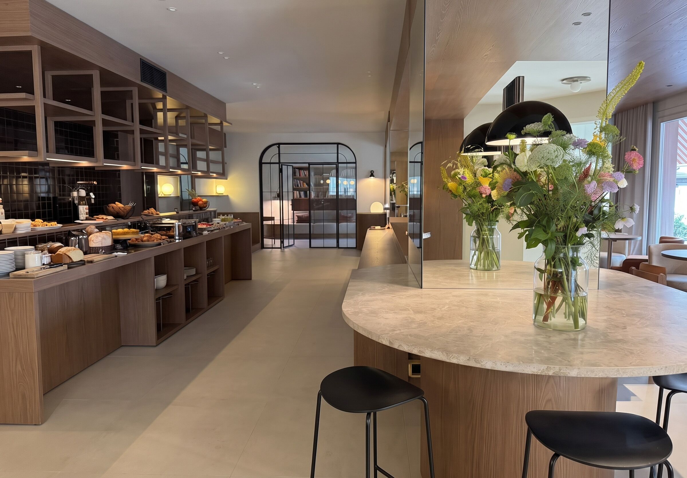 Petit déjeuner buffet servi tous les jours en supplément