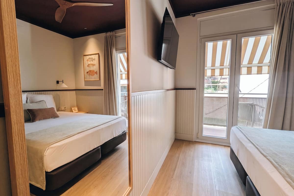 In-room safe, desk, cribs (free), WiFi (free)