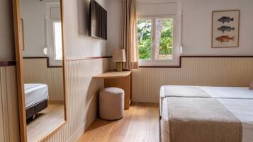 Double Room | In-room safe, desk, free cots/infant beds, free WiFi