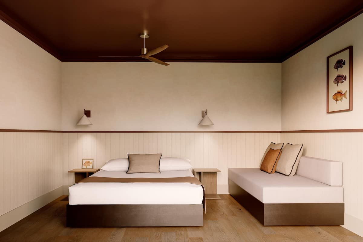 Dreibettzimmer | Zimmersafe, Schreibtisch, kostenlose Babybetten, kostenloses WLAN