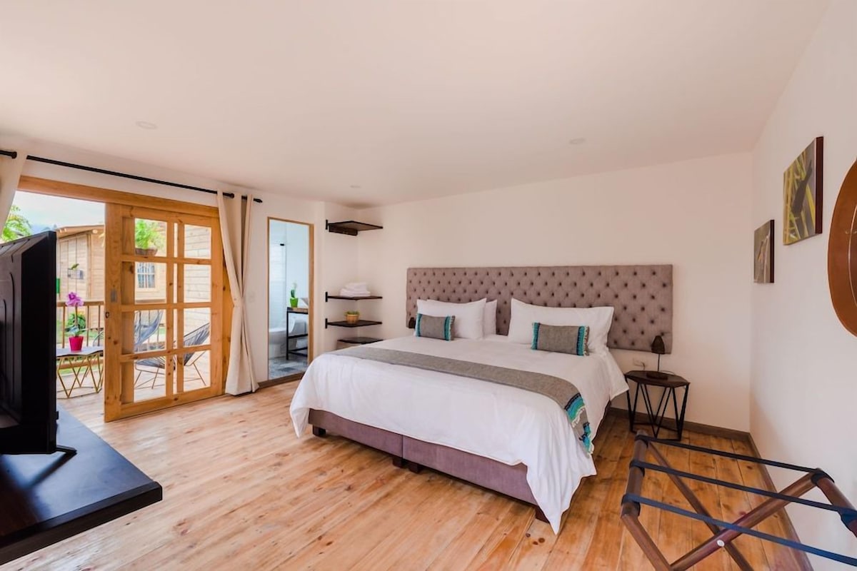 Blackout curtains, soundproofing, free WiFi, bed sheets