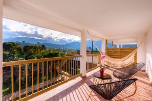 Signature Studio Suite, Multiple Beds, Non Smoking | Blackout drapes, soundproofing, free WiFi, bed sheets - Hotel Terasu Salento (Salento)