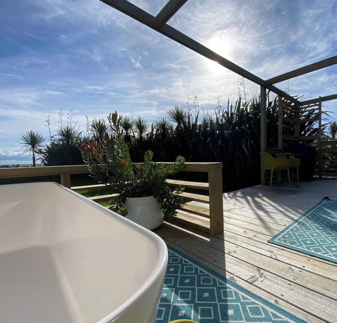 Romantic Studio, 1 Queen Bed, Partial Ocean View | Bathroom