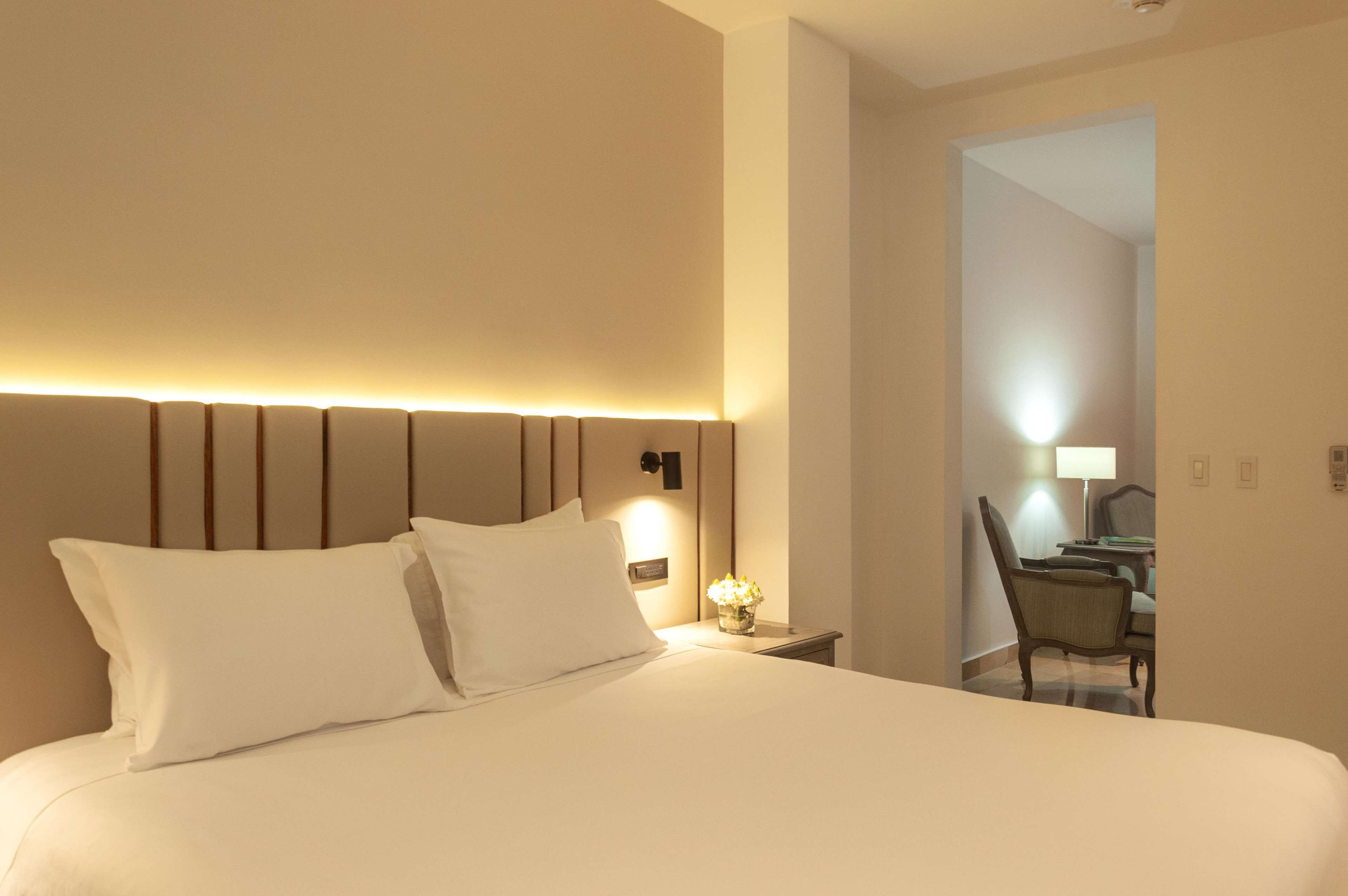 Premium bedding, minibar, in-room safe, iron/ironing board